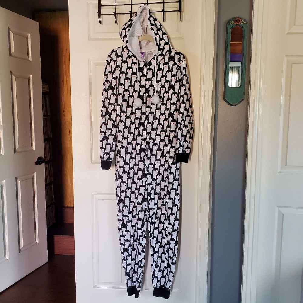 Pajama Drama Penguin Black White Hooded One-piece Jumpsuit Sleepwear Size Large
